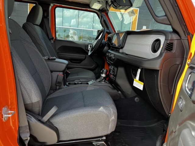 2025 Jeep Wrangler Willys photo 18