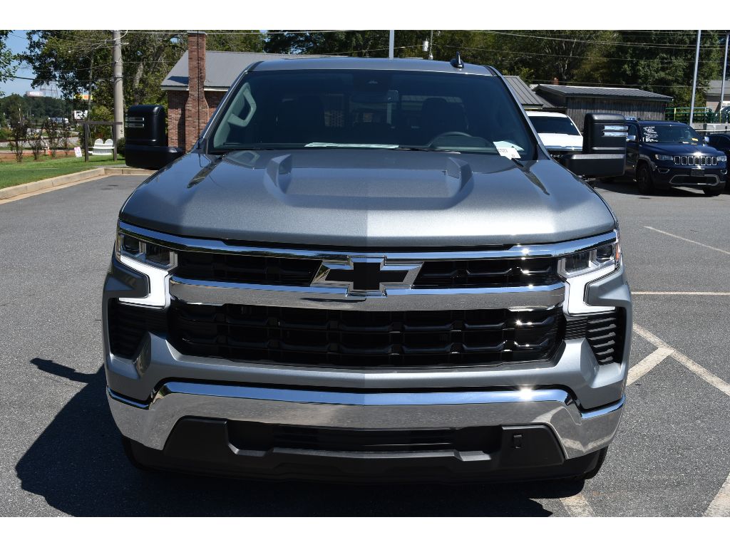 2025 Chevrolet Silverado 1500 LT photo 9