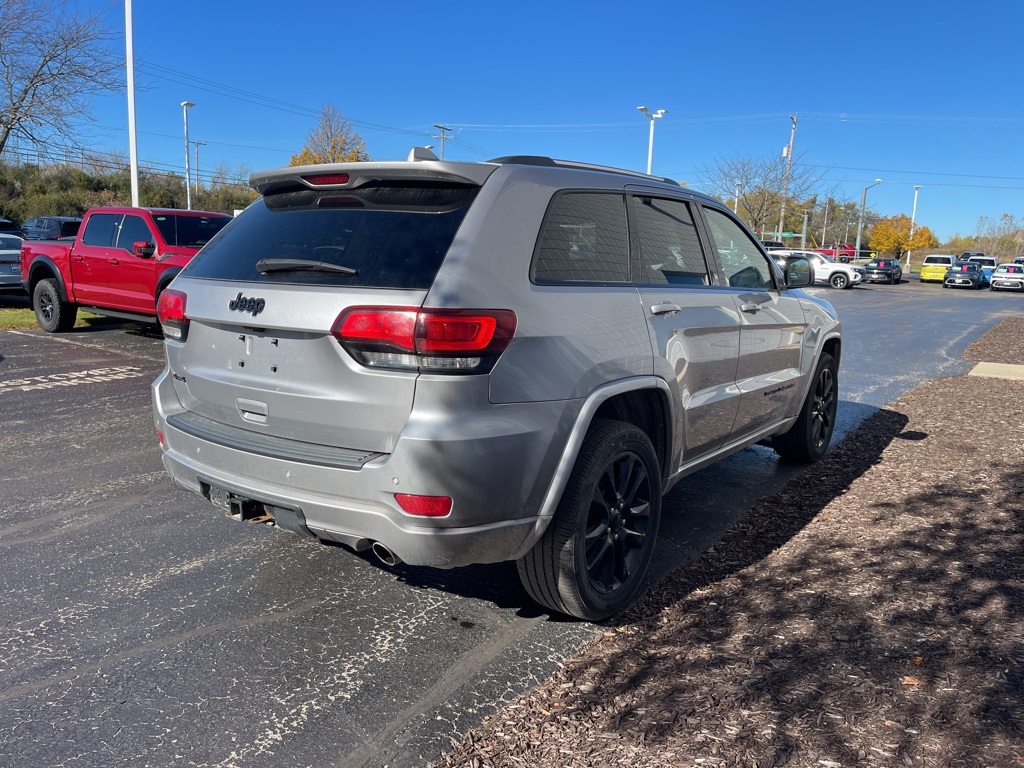 2021 Jeep Grand Cherokee Altitude photo 2