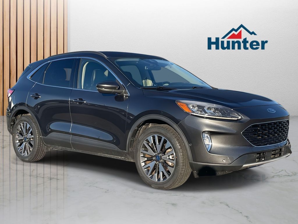 2020 Ford Escape Titanium's photo