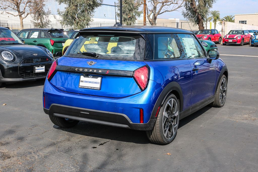 2025 Mini Cooper 2 Door Hardtop Signature photo 8