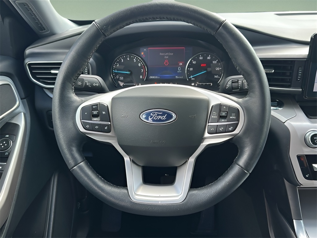 2023 Ford Explorer XLT photo 4