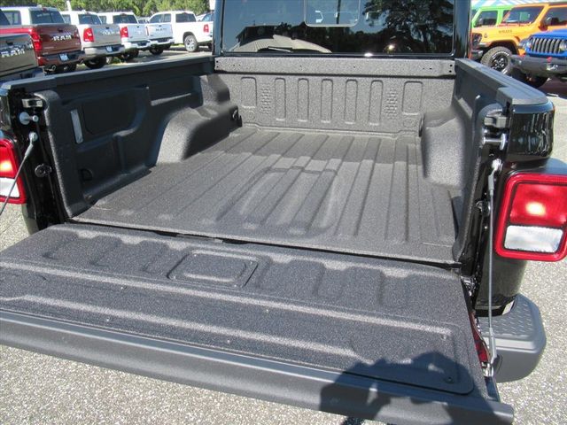 2025 Jeep Gladiator Sport S photo 8