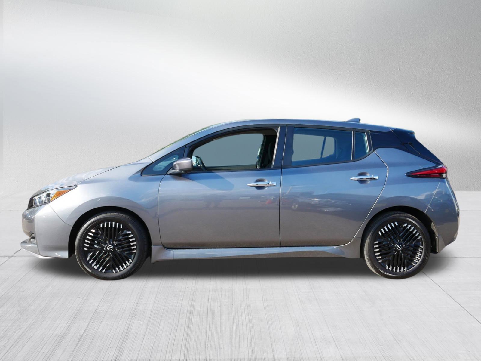 2024 Nissan Leaf SV Plus photo 4