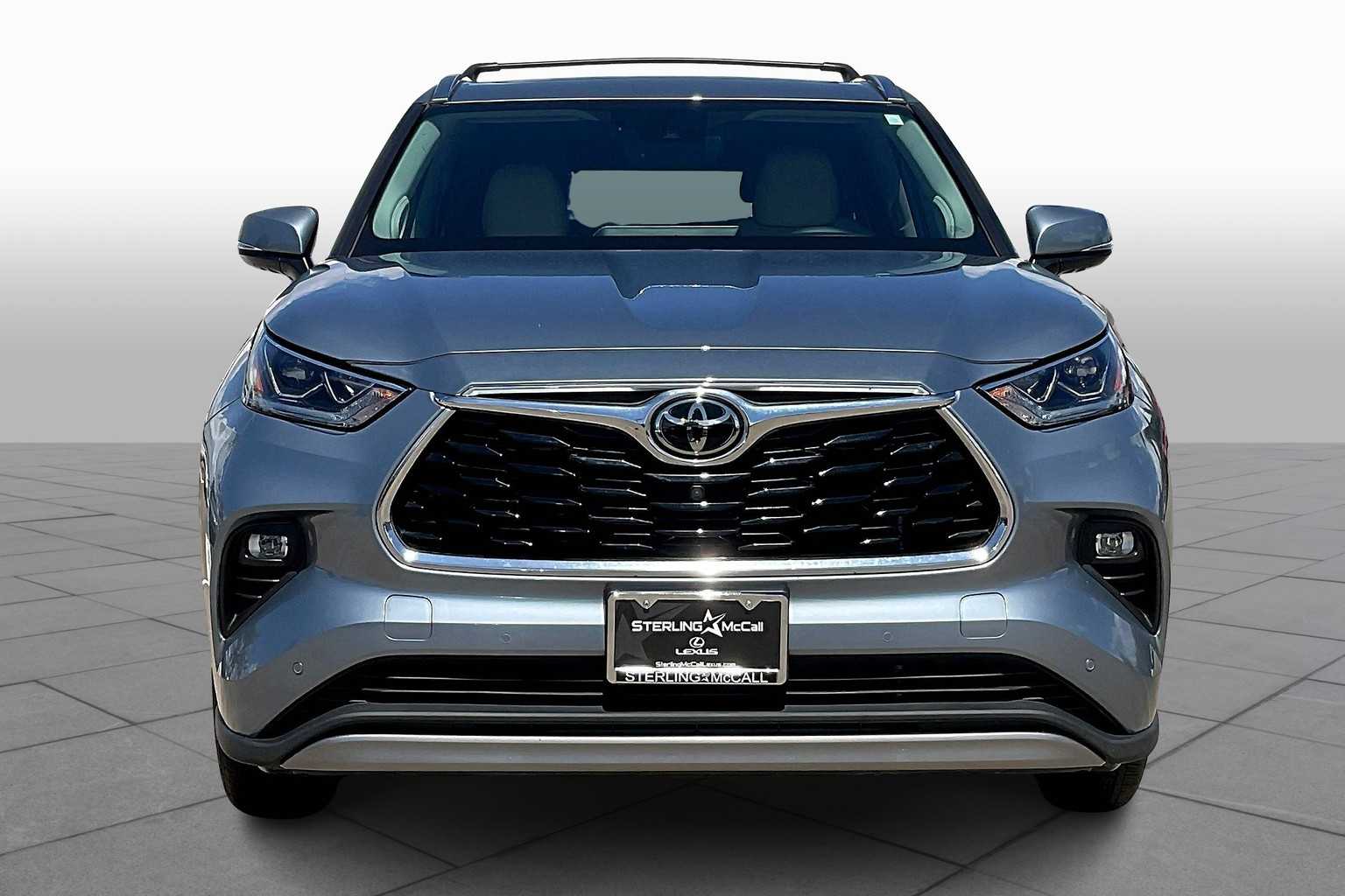 2022 Toyota Highlander Platinum photo 3