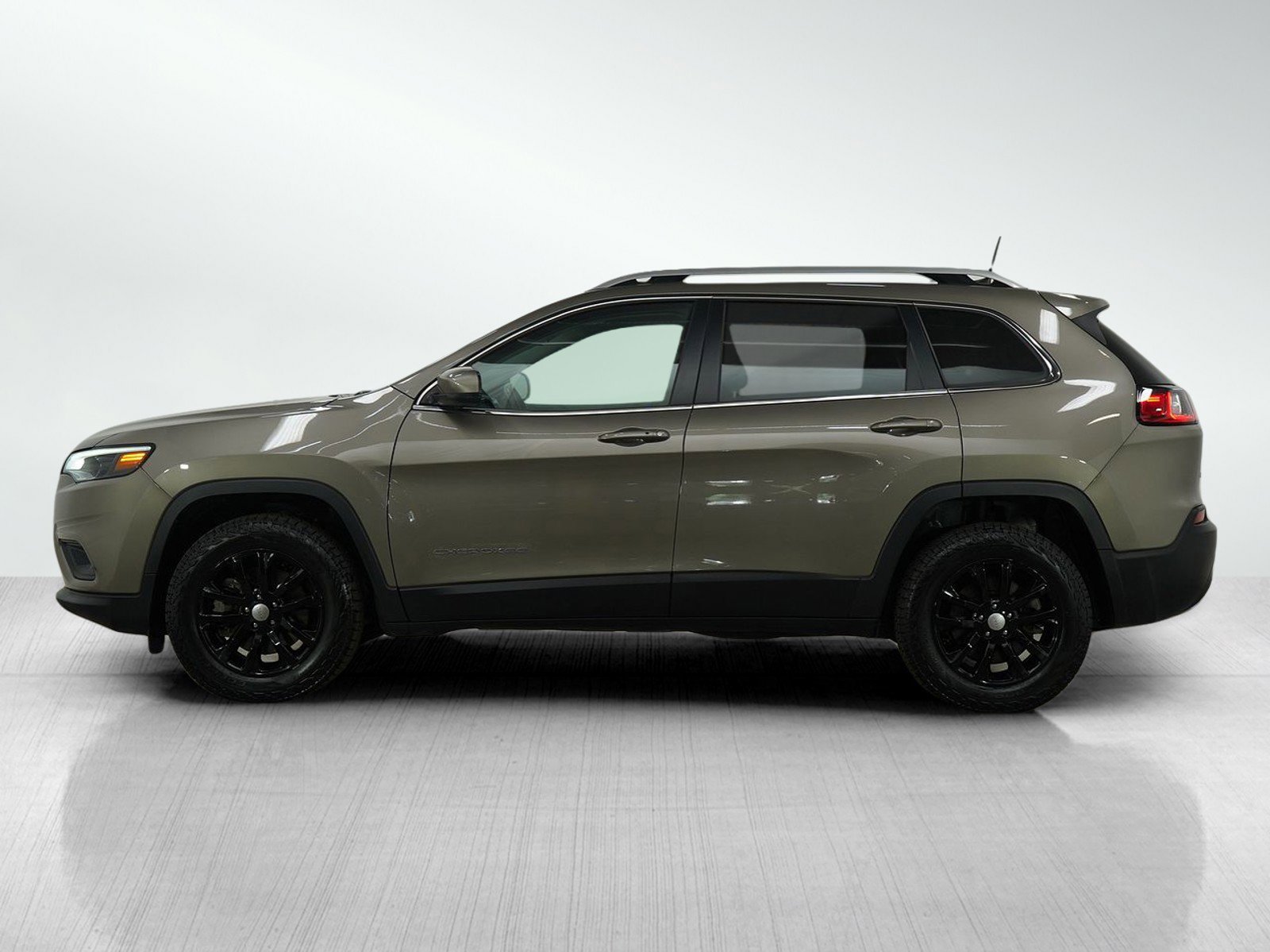 Used 2021 Jeep Cherokee Latitude Lux with VIN 1C4PJMMX4MD160780 for sale in Burnsville, Minnesota