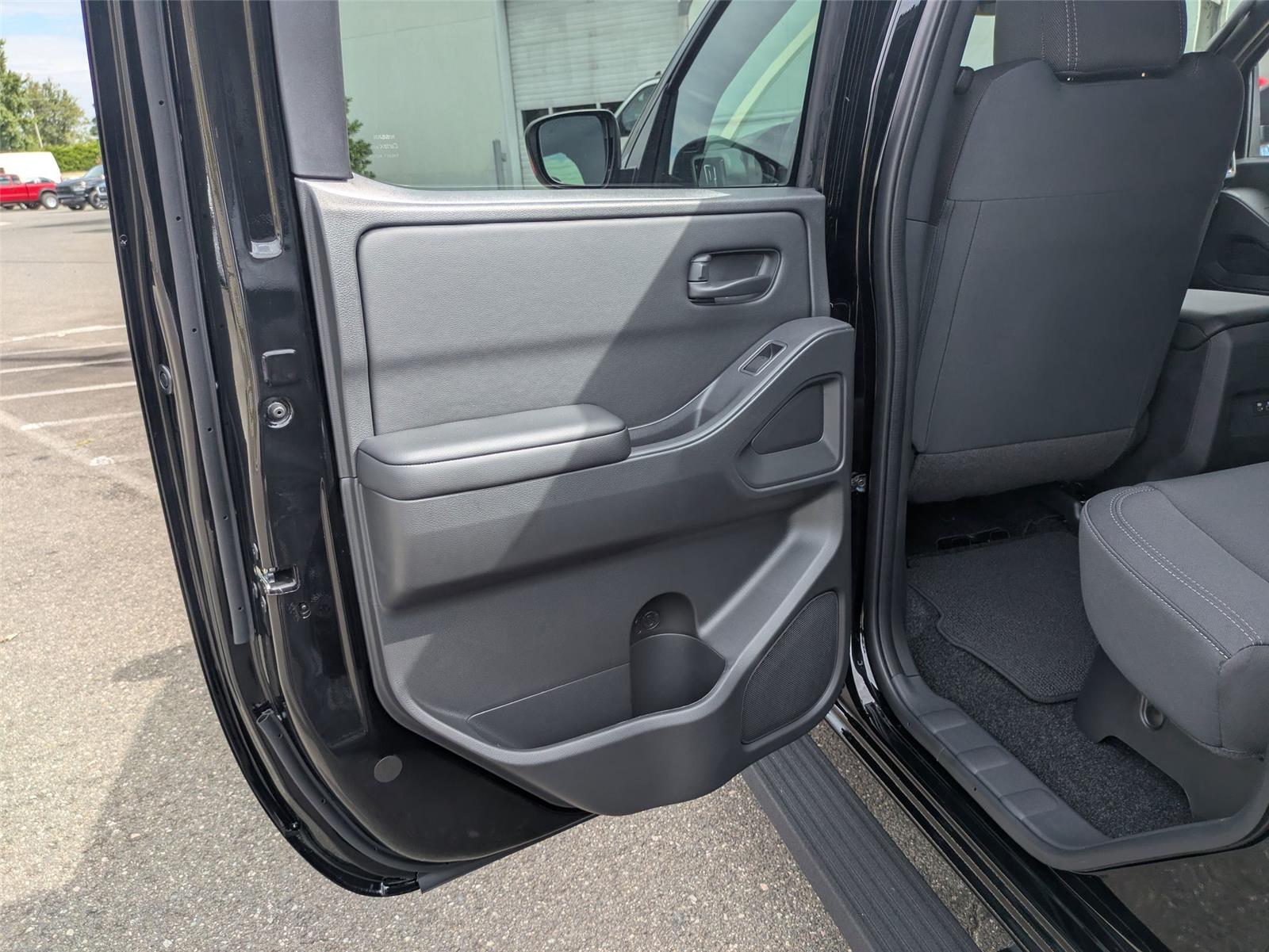 2026 Nissan Frontier SV photo 11