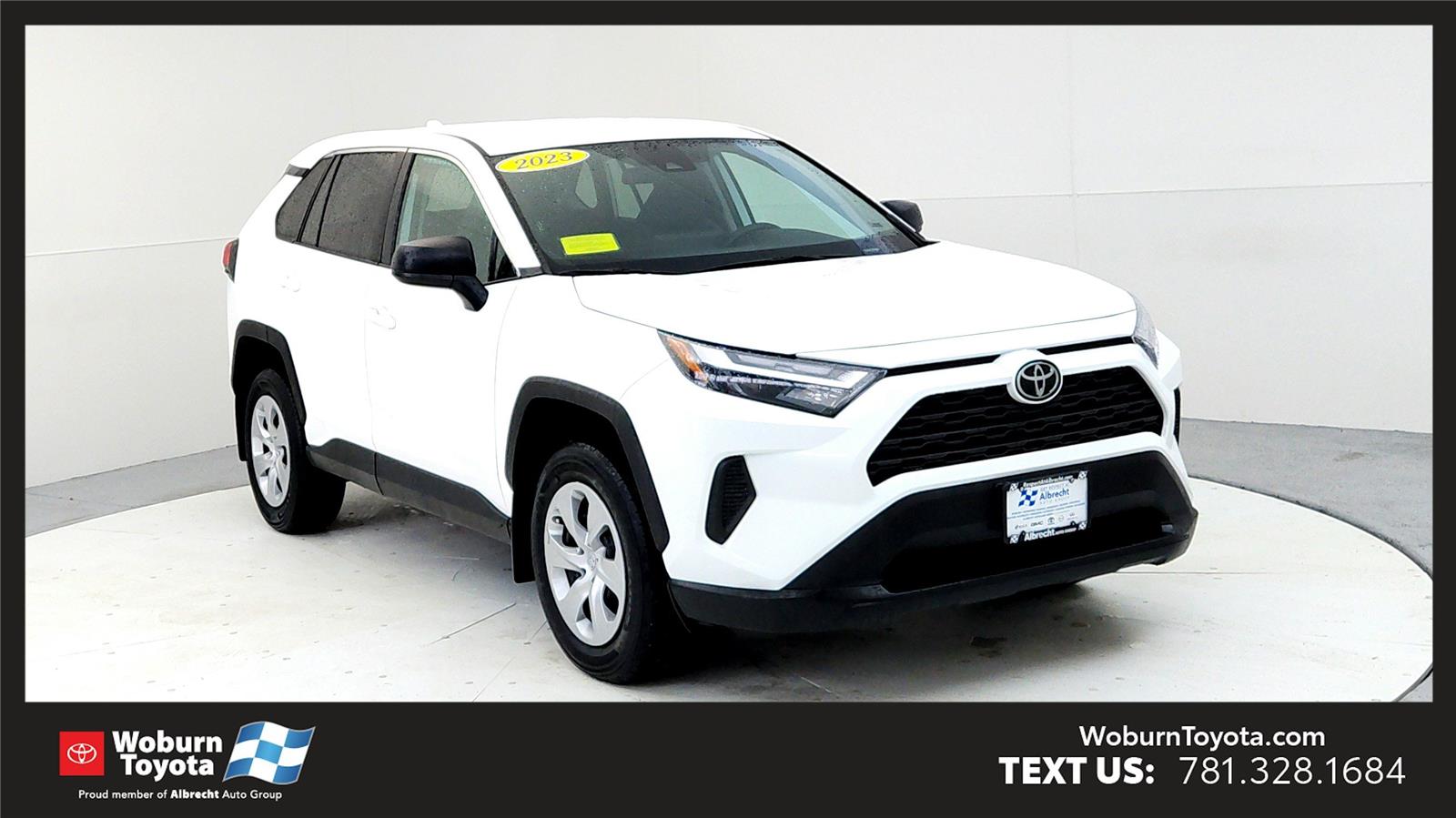 2023 Toyota RAV4 LE's photo