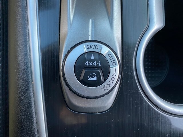 2019 Nissan Pathfinder SV photo 14