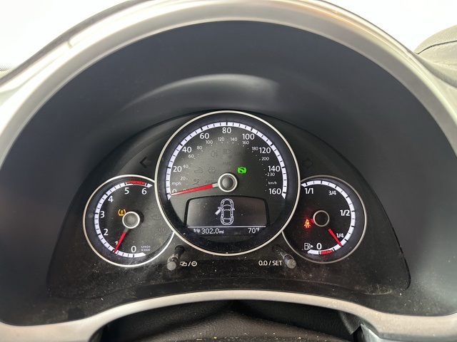 2014 Volkswagen Beetle TDI photo 21