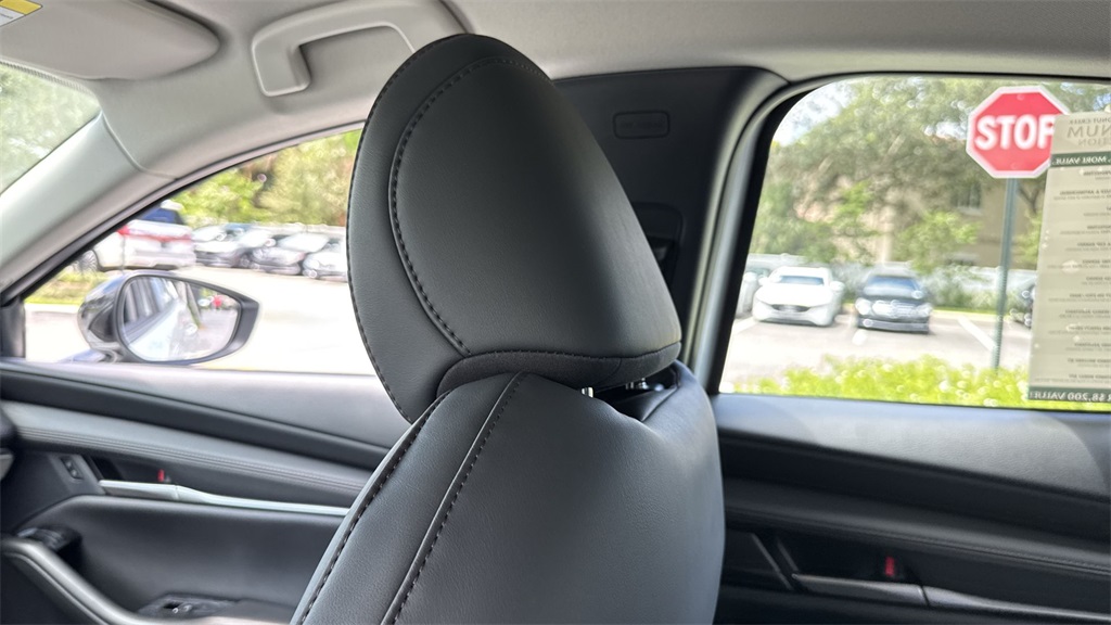 2025 Mazda Mazda3 2.5 Select Sport photo 16