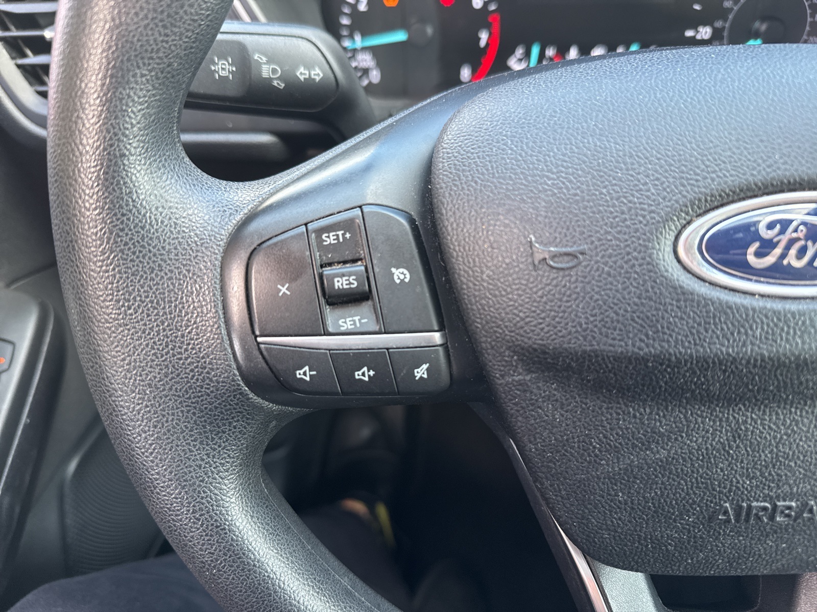 2020 Ford Escape SE photo 18