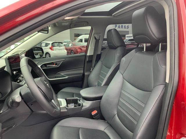 2023 Toyota RAV4 XLE Premium photo 23