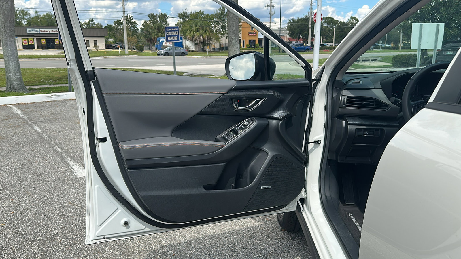 2025 Subaru Crosstrek Limited photo 9
