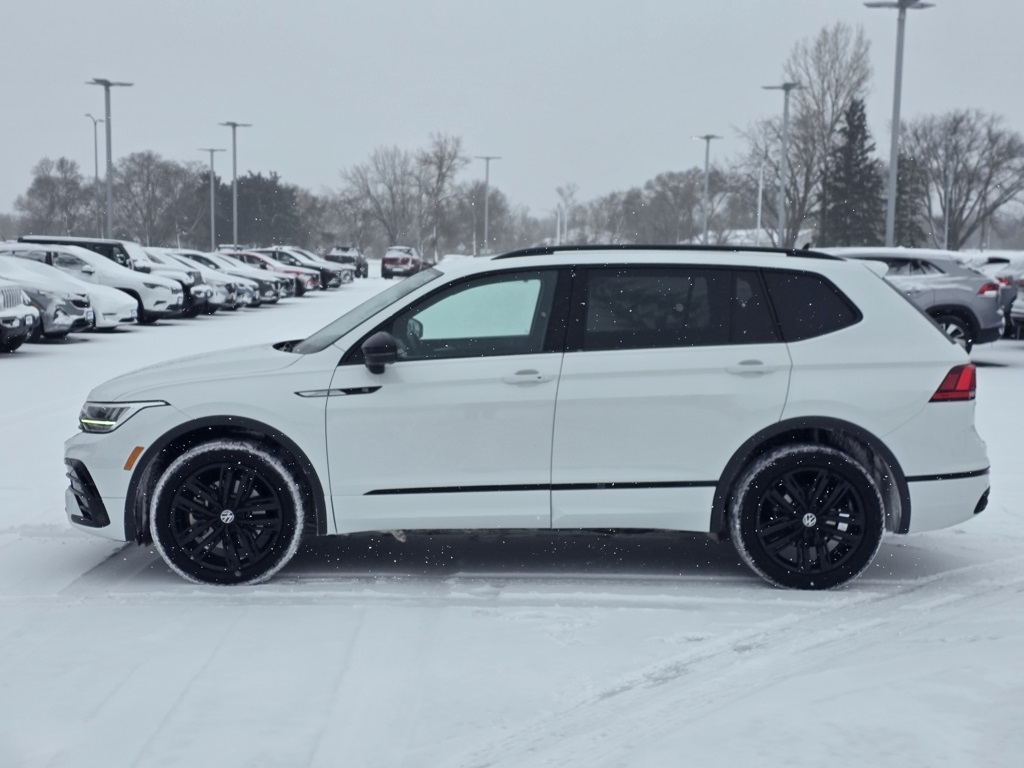Used 2022 Volkswagen Tiguan SE R-LINE BLACK with VIN 3VV8B7AX4NM160681 for sale in St. Cloud, Minnesota