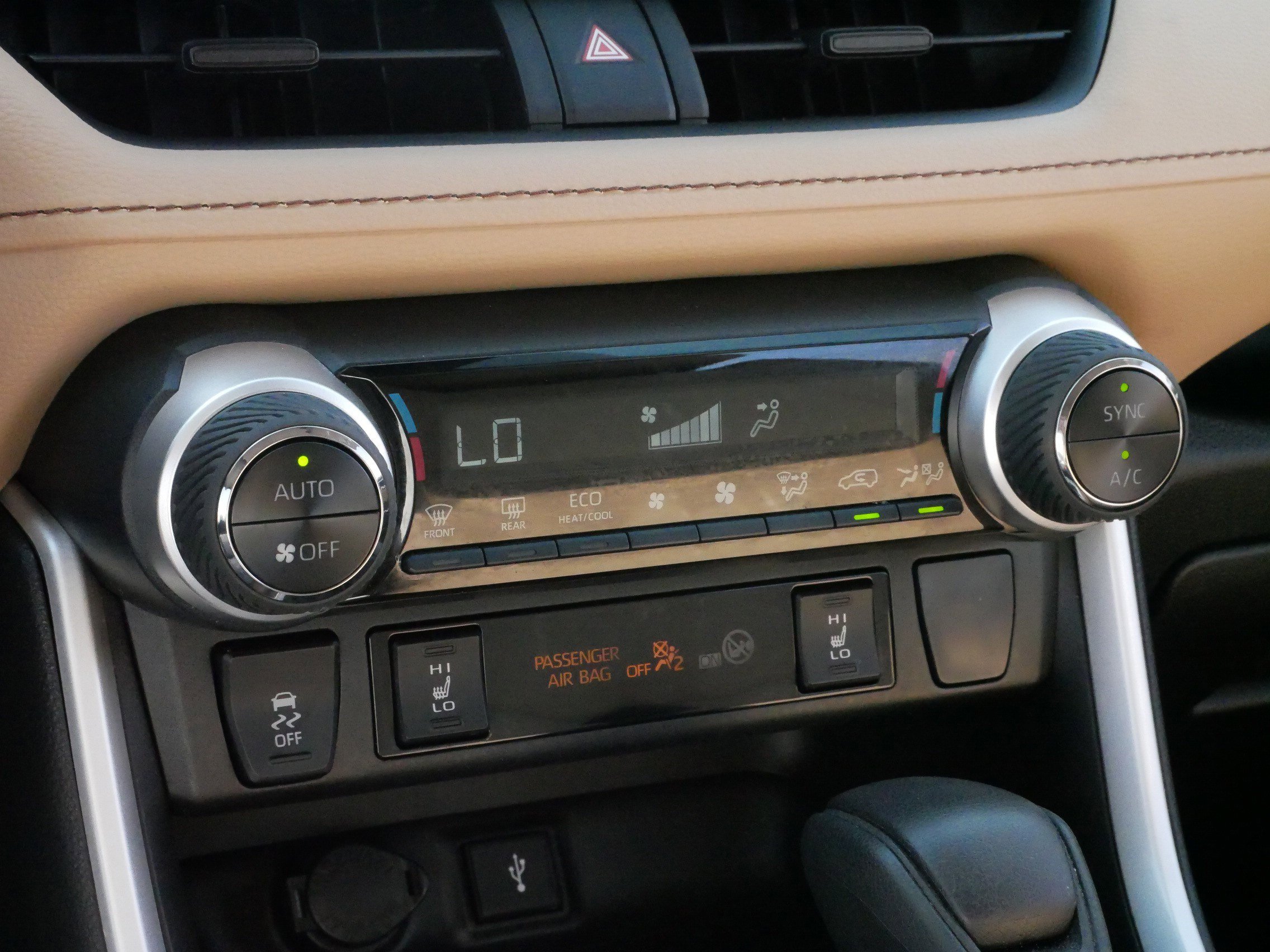 2022 Toyota RAV4 Hybrid XLE photo 20