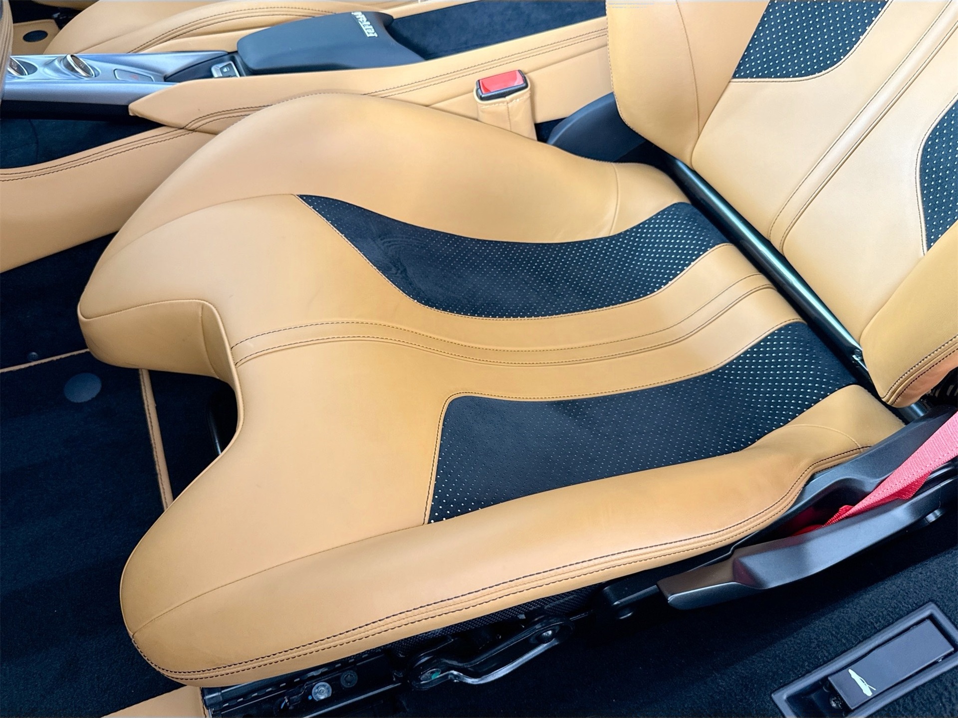 2021 Ferrari F8 Tributo Base photo 17
