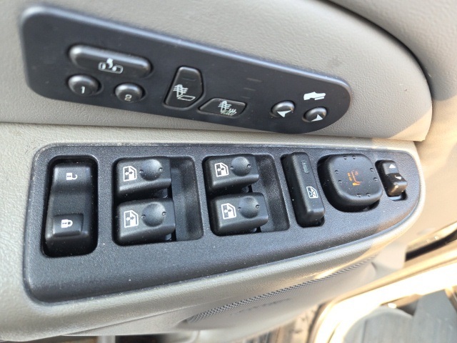 2005 Chevrolet Tahoe LT photo 18