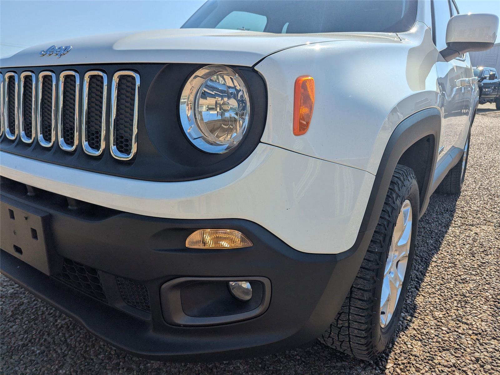 2018 Jeep Renegade Latitude North Edition photo 9