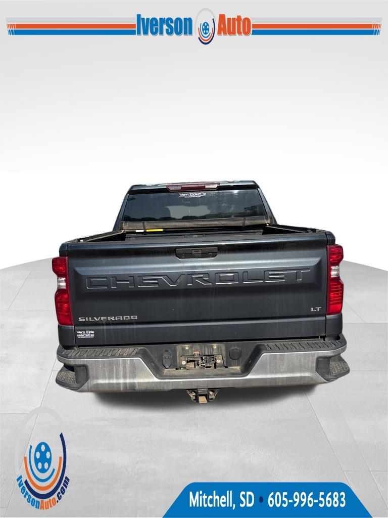 2022 Chevrolet Silverado 1500 LT photo 3