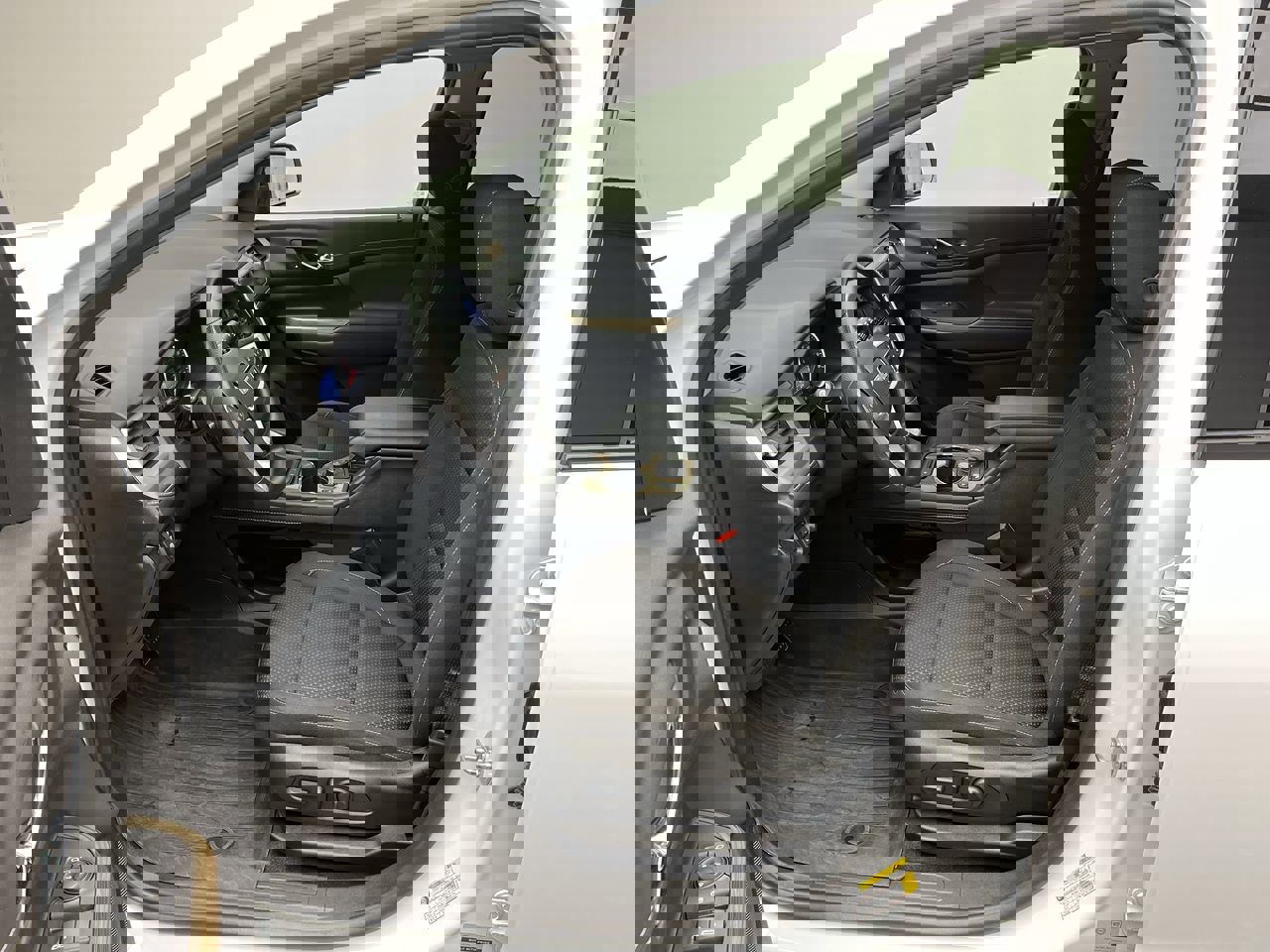 2023 Gmc Acadia SLE photo 2