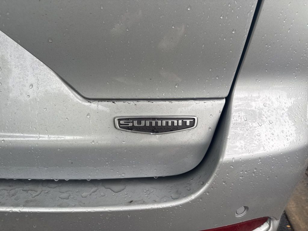 2023 Jeep Grand Cherokee Summit photo 6