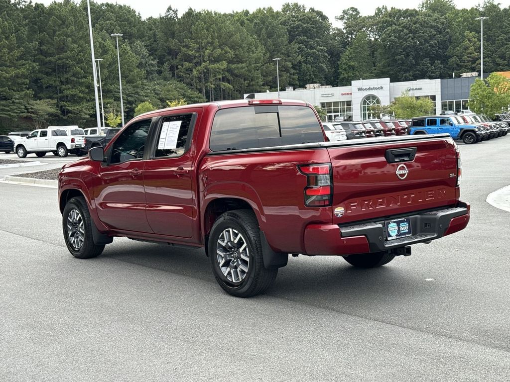2024 Nissan Frontier SL photo 2