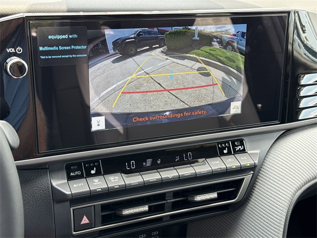 2025 Toyota Camry SE photo 21