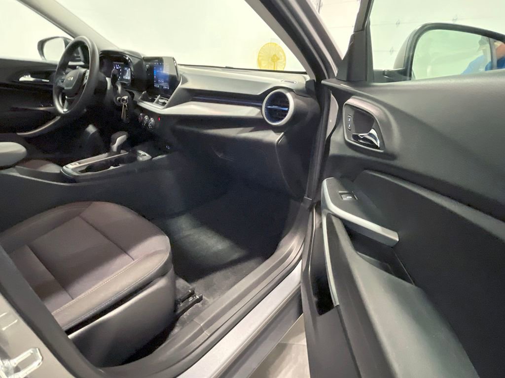 2024 Chevrolet Trax LS photo 15