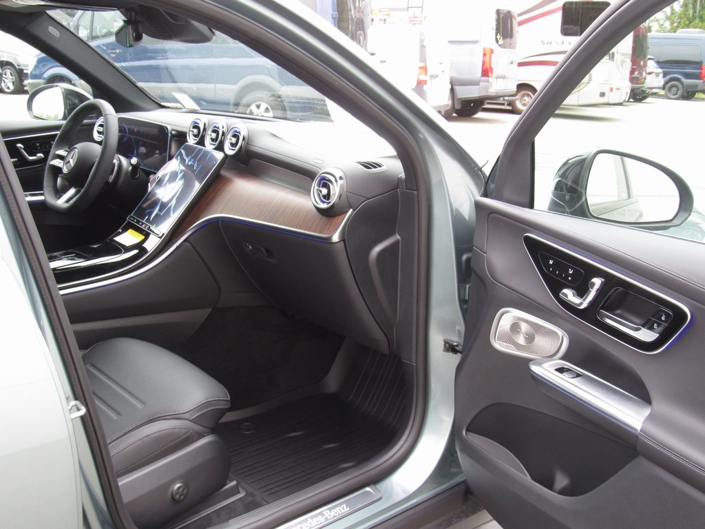 2026 Mercedes Benz GLC 300 4MATIC photo 12