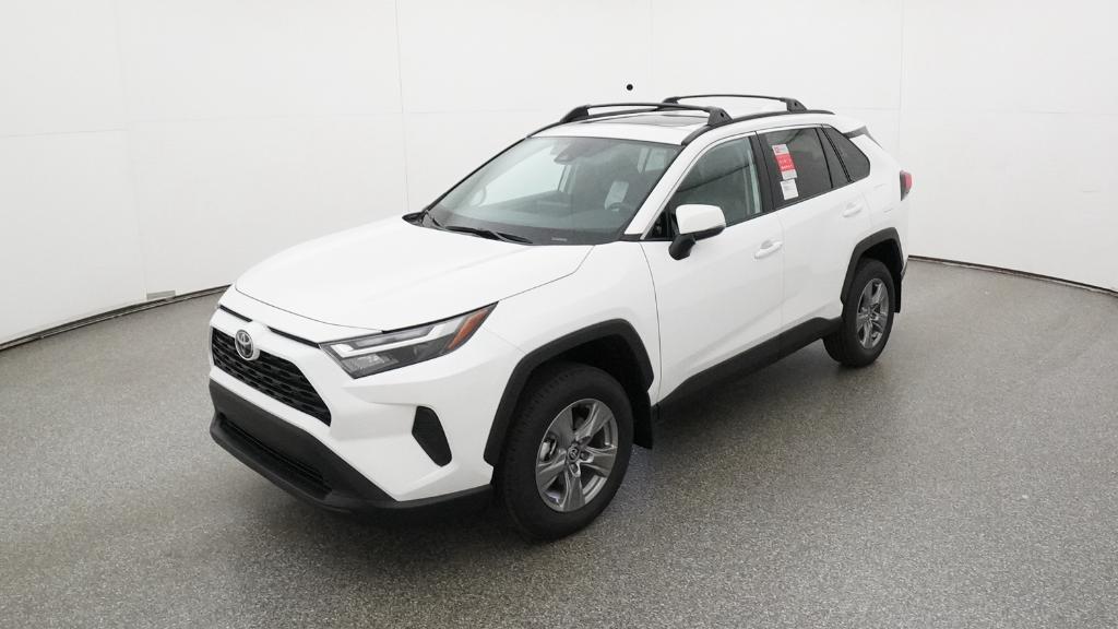2025 Toyota RAV4 XLE's photo