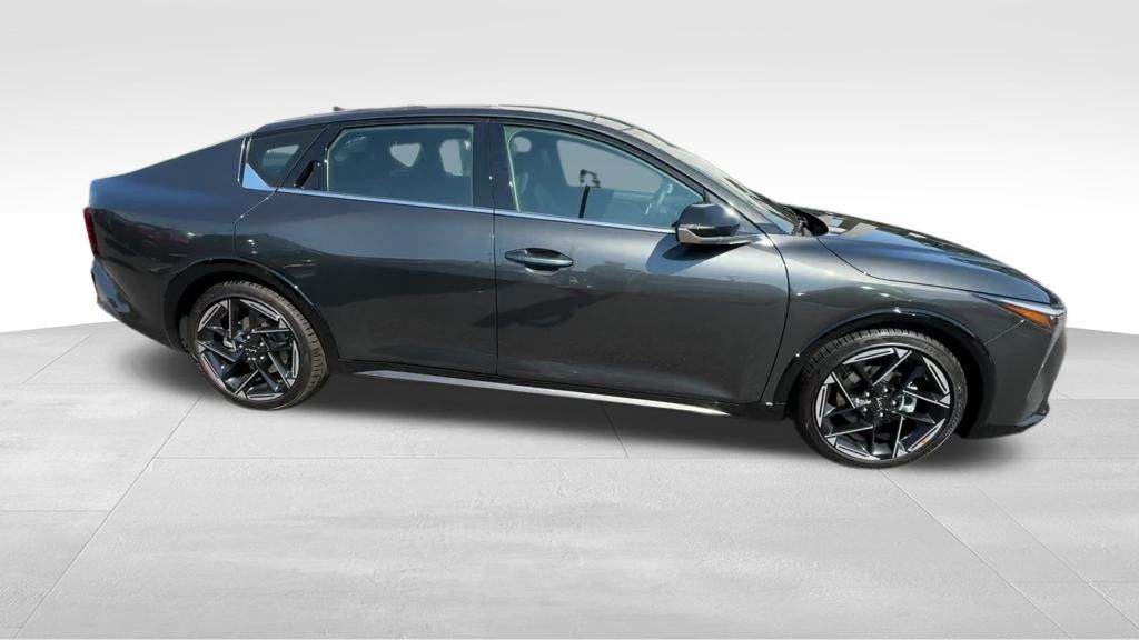 2025 Kia K4 GT-Line photo 7