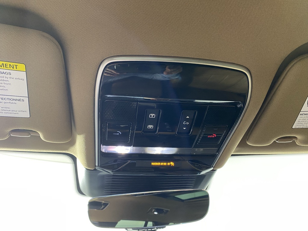 2024 Land Rover Range Rover SE photo 16