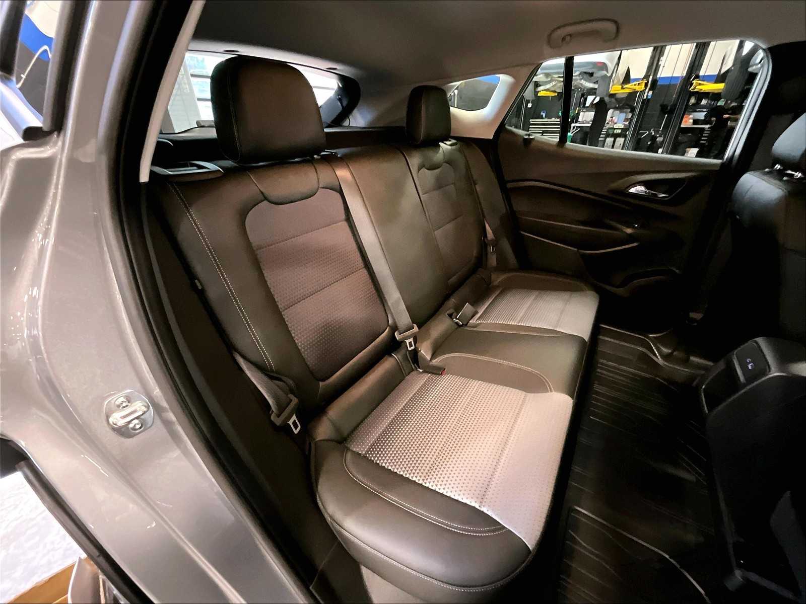 2025 Chevrolet Trax LT photo 16