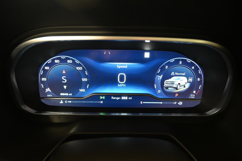 2023 Chevrolet Suburban LT photo 25