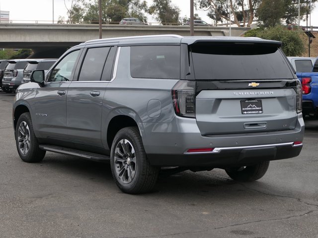 2026 Chevrolet Suburban LT photo 4