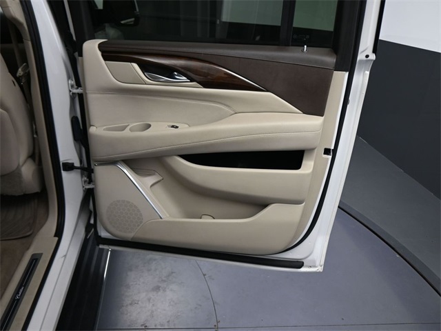 2017 Cadillac Escalade ESV Luxury photo 13