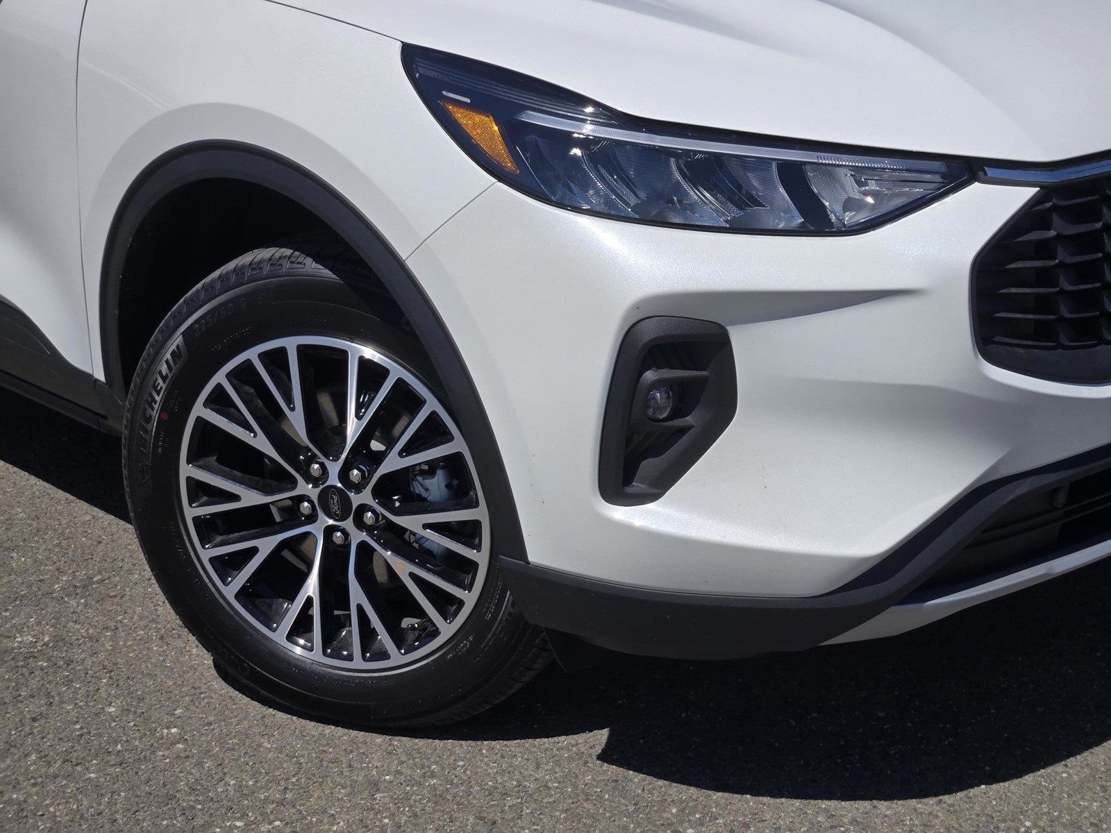 2025 Ford Escape Base photo 4