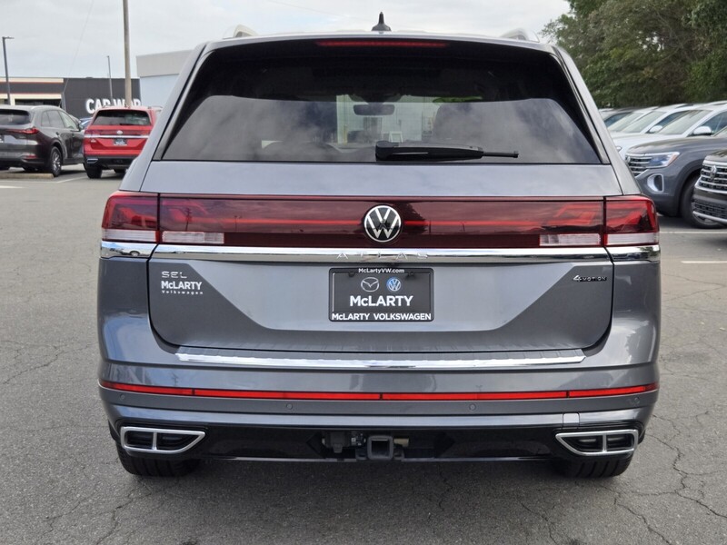 2024 Volkswagen Atlas SEL Premium R-Line photo 3