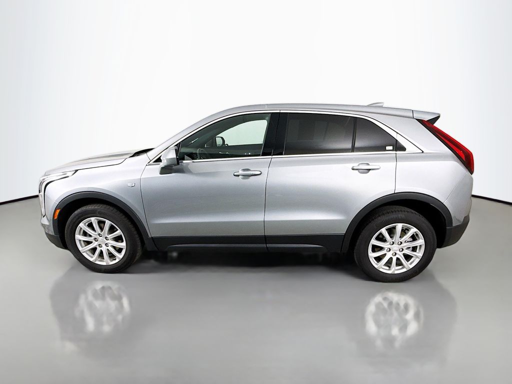 2023 Cadillac XT4 Luxury photo 2