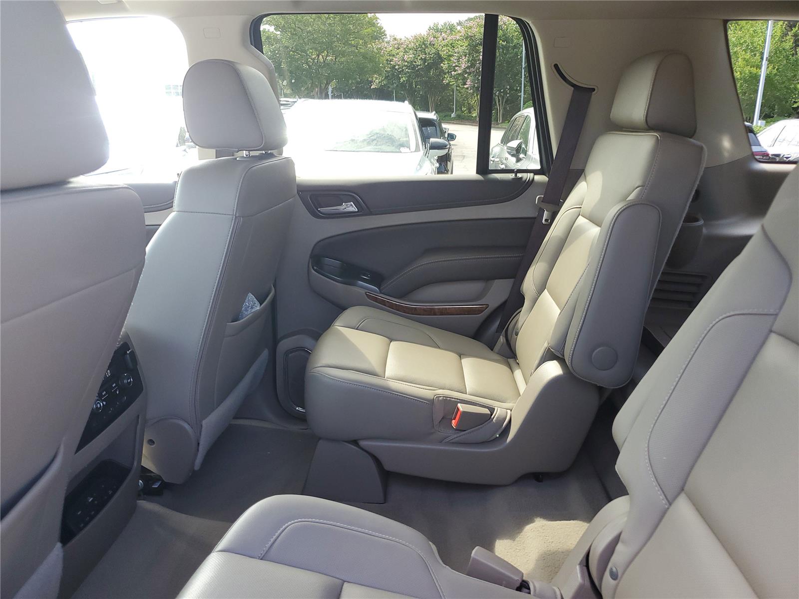 2020 Chevrolet Tahoe Premier photo 6