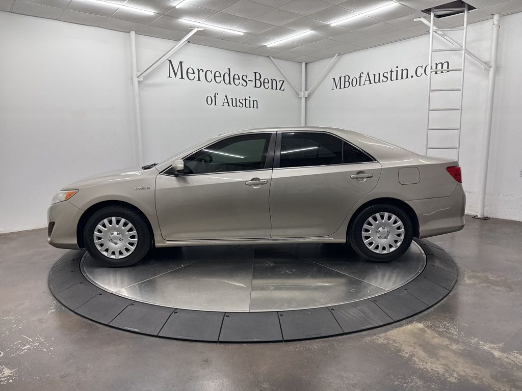 2014 Toyota Camry Hybrid LE photo 4