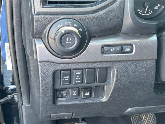 2021 Nissan Titan PRO-4X photo 29