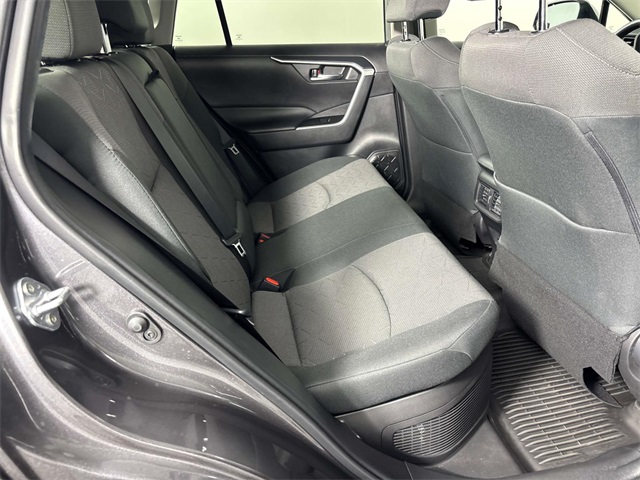 2024 Toyota RAV4 Hybrid XLE photo 9
