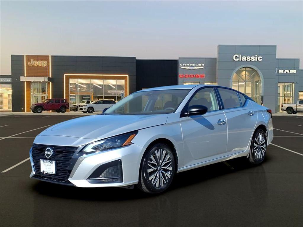 2024 Nissan Altima SV's photo