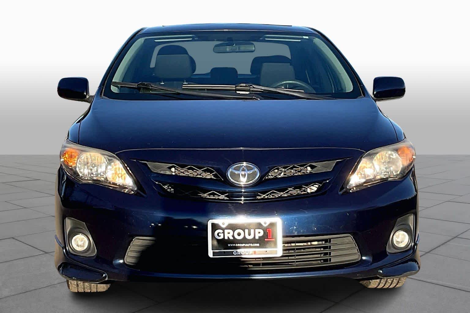 2011 Toyota Corolla S photo 3