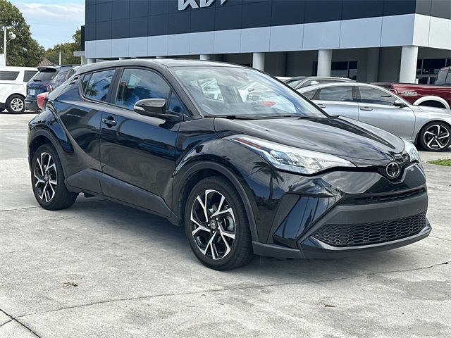 2022 Toyota C-HR XLE photo 4
