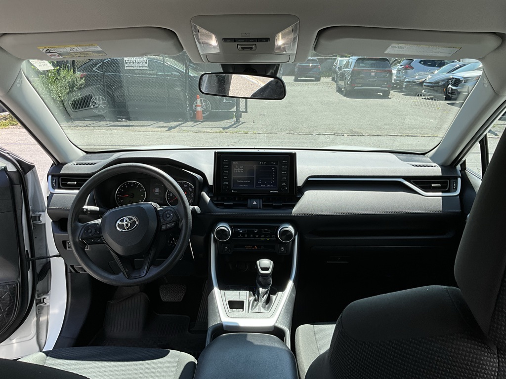 2022 Toyota RAV4 LE photo 30