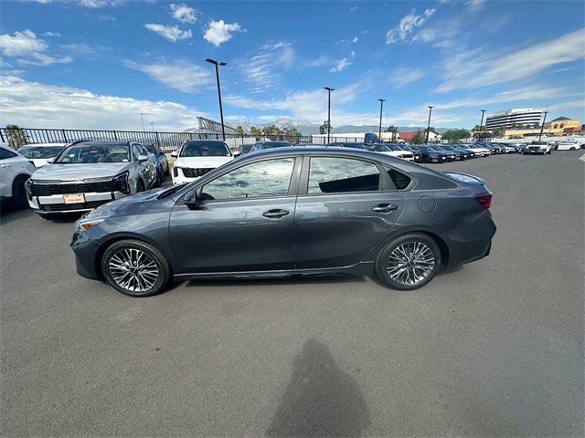 2023 Kia Forte GT-Line photo 4