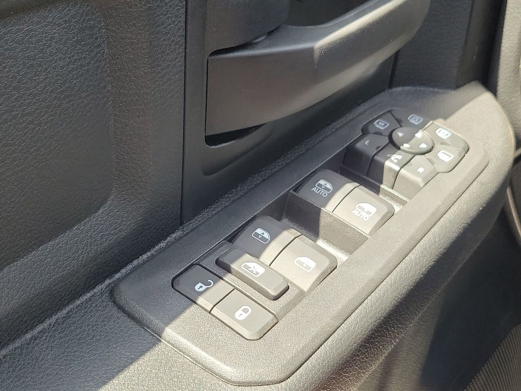 2025 Ram 3500 Tradesman photo 31